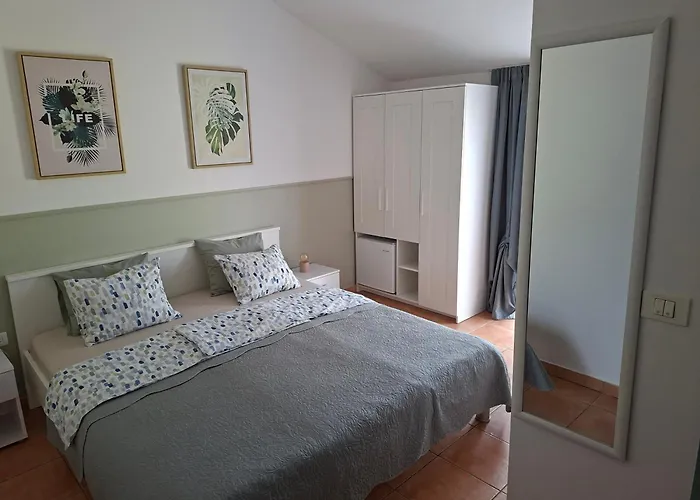 Apartment & Rooms Roza