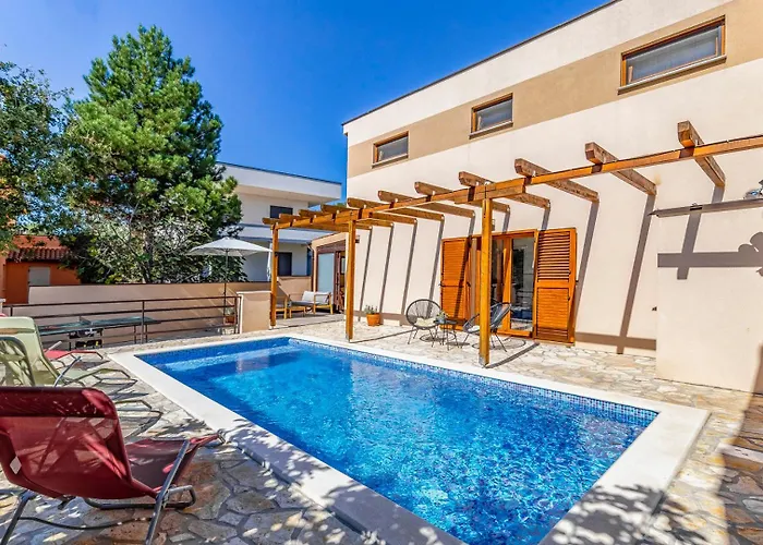 Beautiful Villa Lona With Private Pool Near Pula