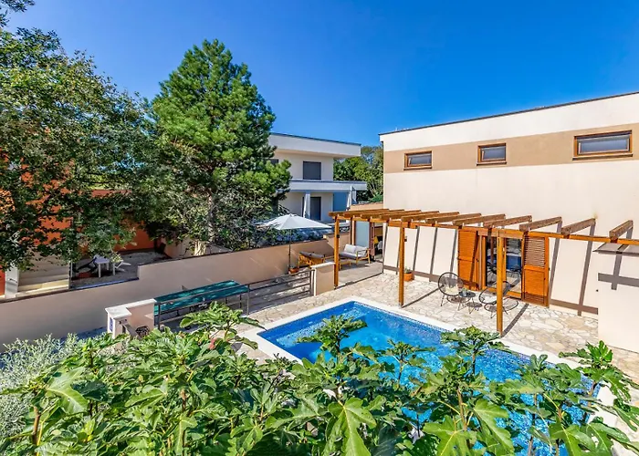 Beautiful Villa Lona With Private Pool Near Pula