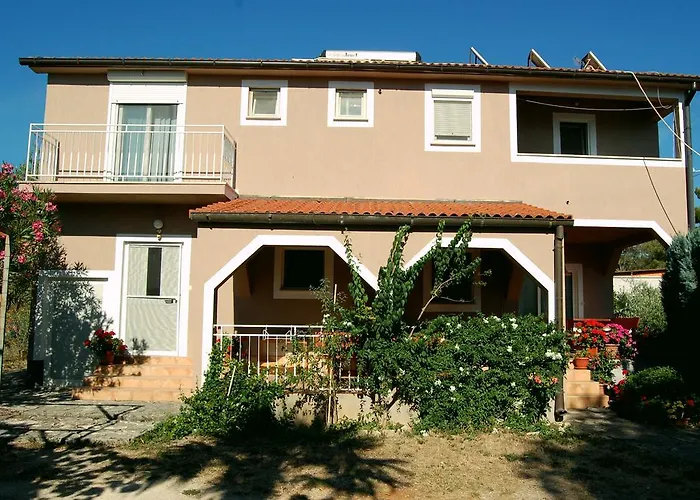 Apartment & Rooms Roza